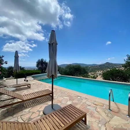 Διαμέρισμα Avec Vue Sur Chateau Et Piscine Privee *